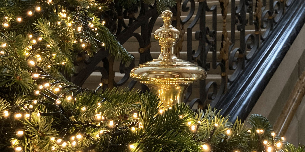 Hall du Château avec ses décors de Noël
