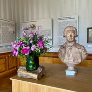 3-bouquets-statue-lecomte-grandes-heures-senteurs.jpg