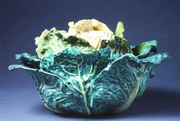 Céramique en forme de choux, feuilles et nervures ciselées