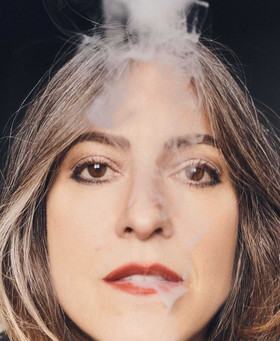 Visage de la chanteuse Keren Ann vu de tr&egrave;s pr&egrave;s